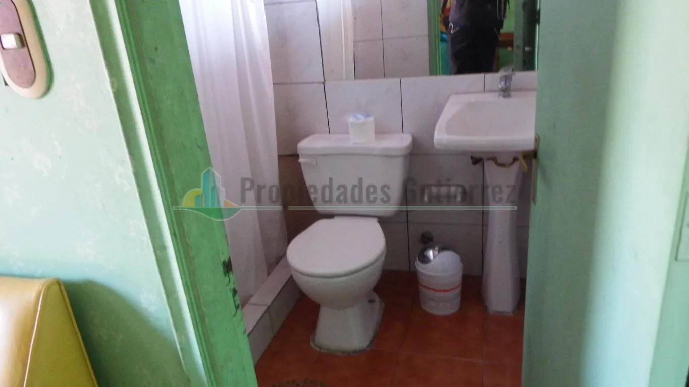 Baños de habitaciones.